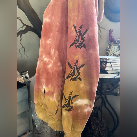 VOLCOM TIE DYE Hoodie - Picture 5 of 16
